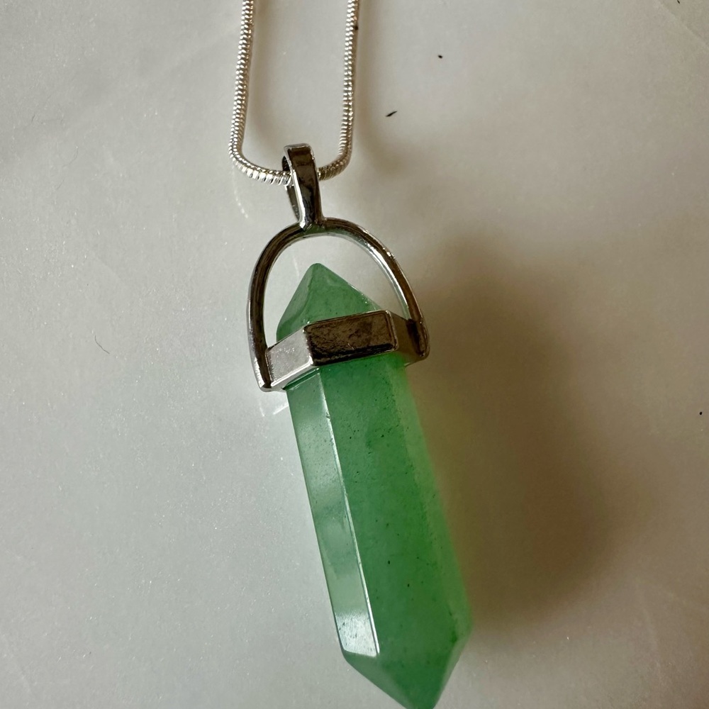 A Crystal Jade Necklace, sterling silver plated